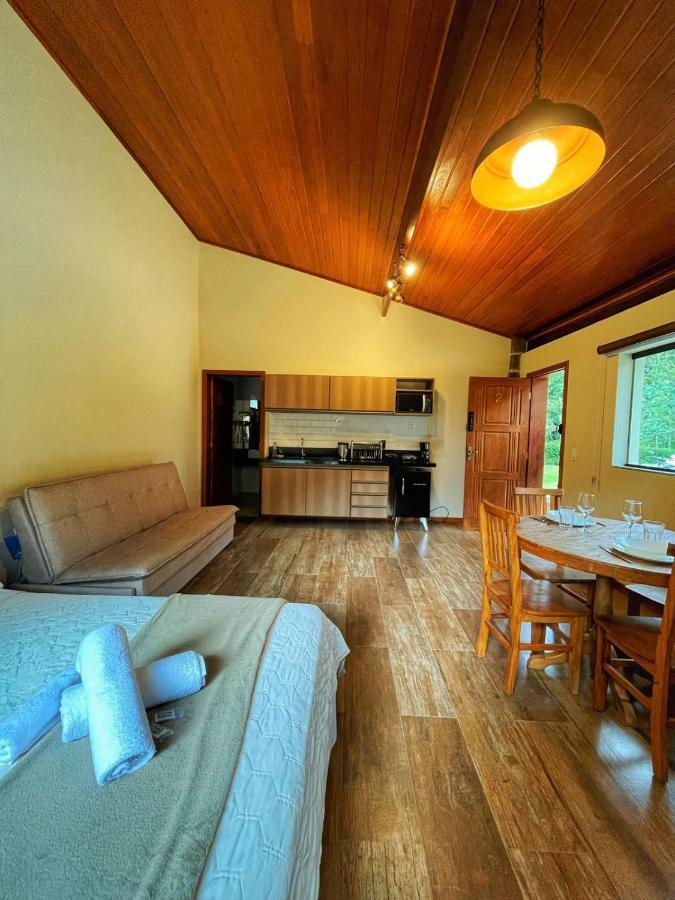 Cabanas Eco Das Montanhas 多明戈斯马丁斯 外观 照片